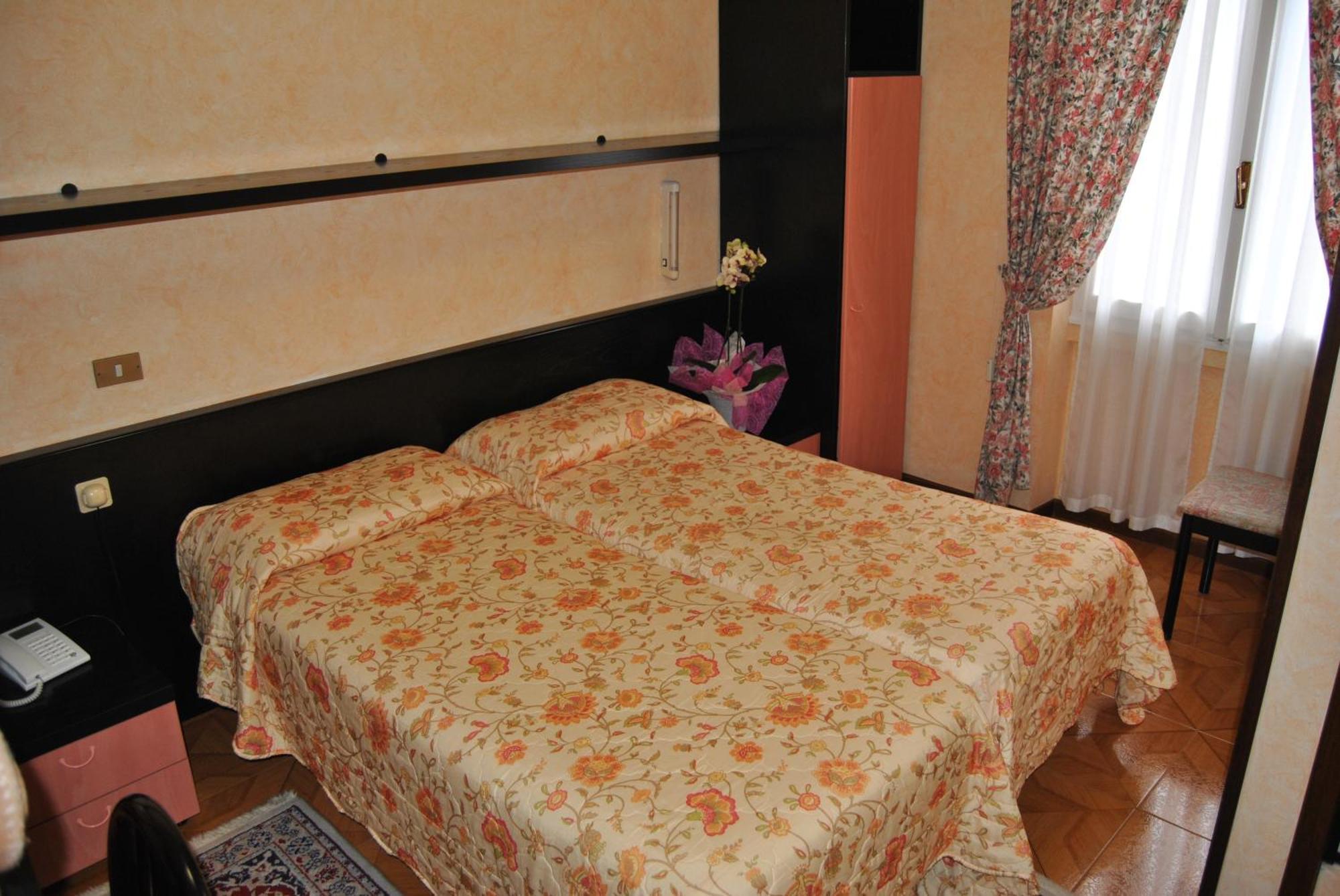 Hotel Villa Mon Toc Stresa Exterior photo