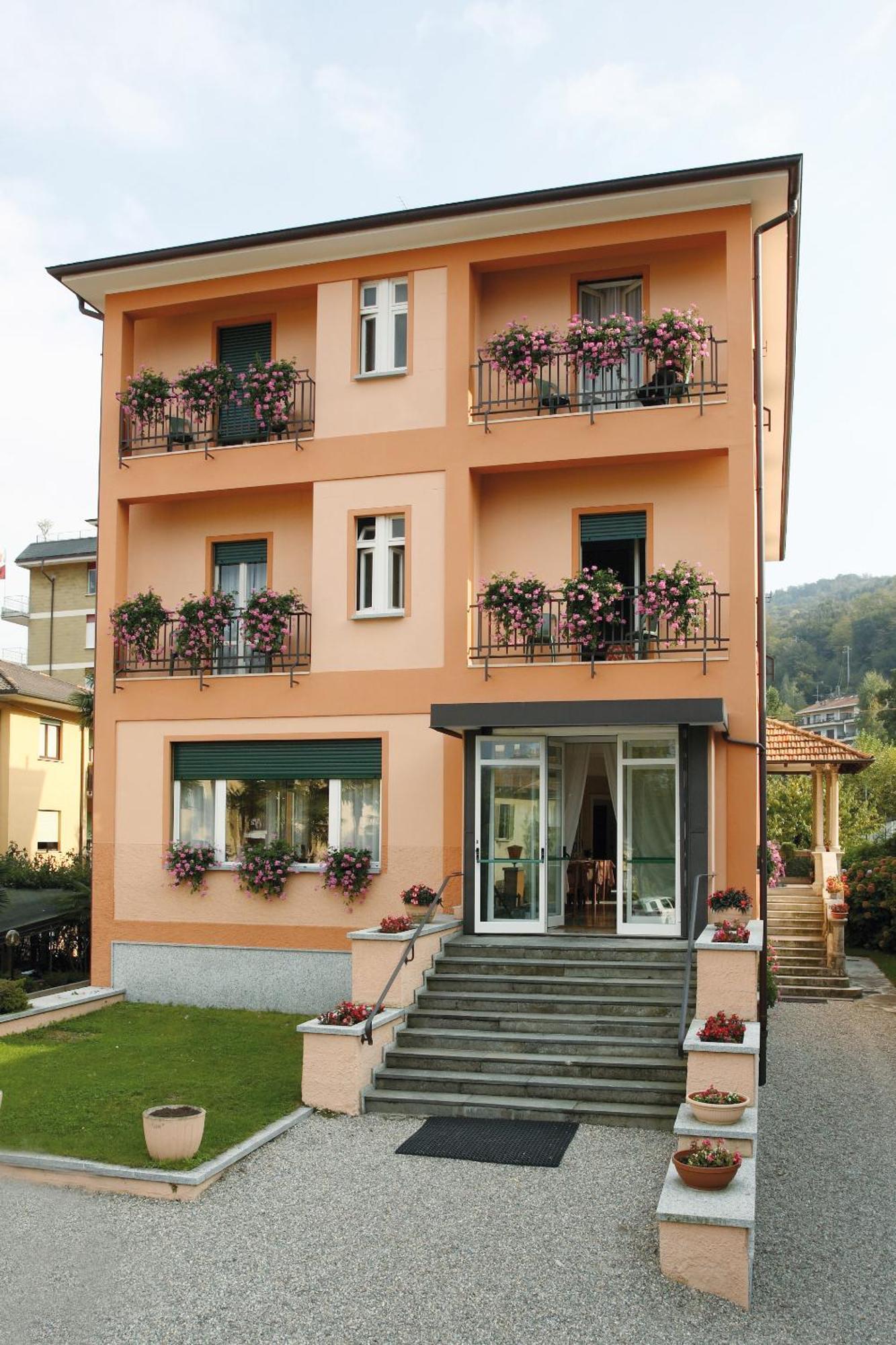 Hotel Villa Mon Toc Stresa Exterior photo